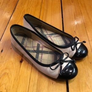 Sperry patent ballet flats with cap toe and bow